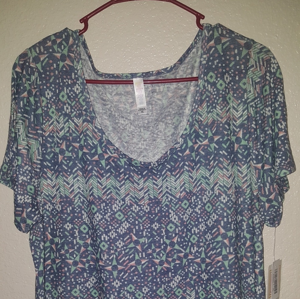 Lularoe classic tee